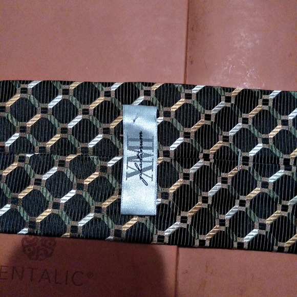 Xmi Platinum big and tall tie 62 inches - Picture 3 of 3